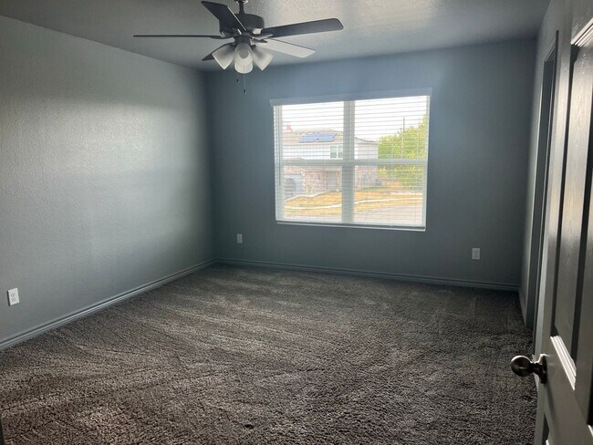 Building Photo - 2814 Leroy Cir
