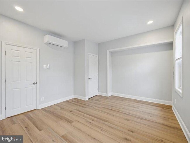 Building Photo - 2253 N Delhi St