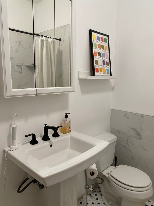 Building Photo - 1422 Wharton St