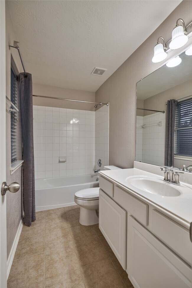 Building Photo - 17250 Lafayette Hollow Ln