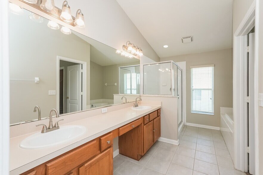 Building Photo - 25150 Lexington Oaks Blvd