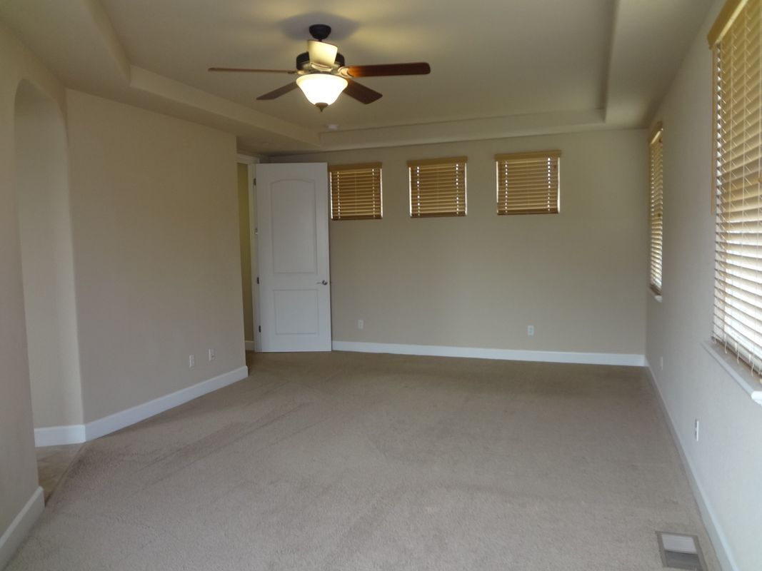 Building Photo - 1123 Montague Ln