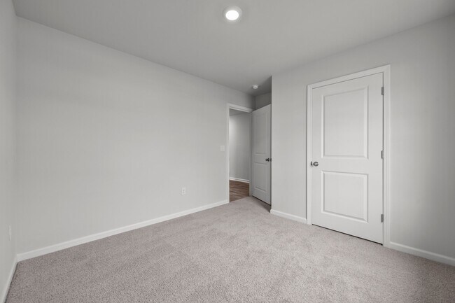 Building Photo - 2098 Course Ln