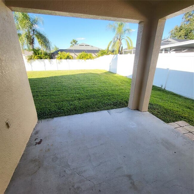 Building Photo - 25903 Bloomsbury Ct