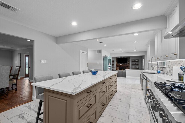 Building Photo - 3621 Welwyn Way Dr