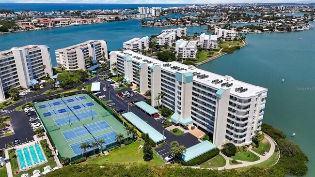 Building Photo - 7963 Sailboat Key Blvd S