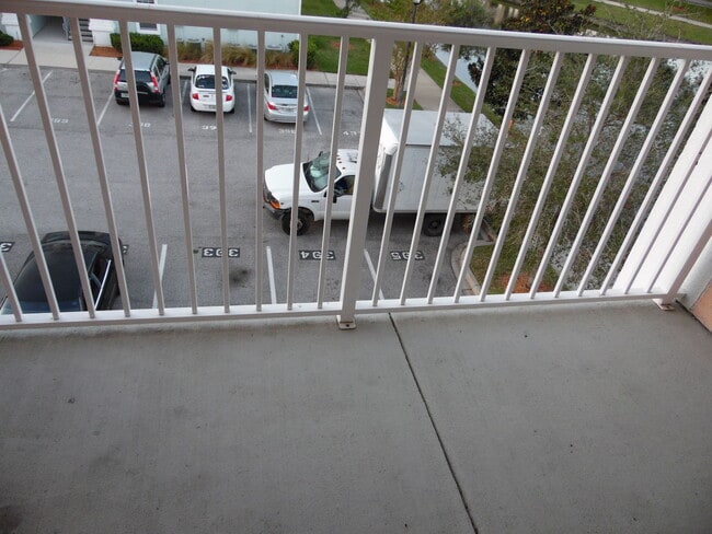 Building Photo - Very nice 3/2 at Southside and JTB