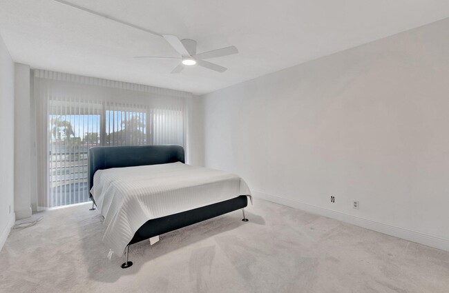 Building Photo - 3590 Via Poinciana