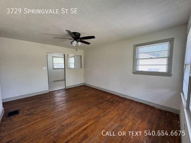 Primary Photo - 3729 Springvale St SE