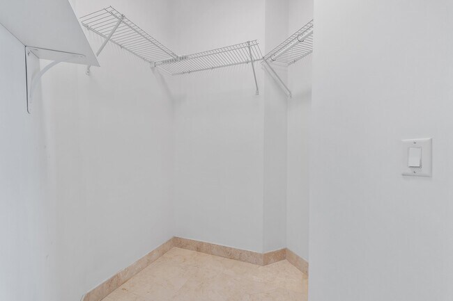 Building Photo - 3630 Gardens Pkwy