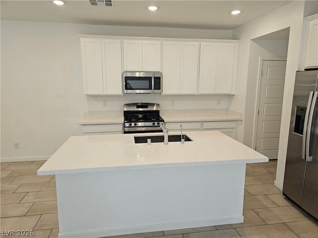 Building Photo - 6851 Gaslamp Hbr Ave