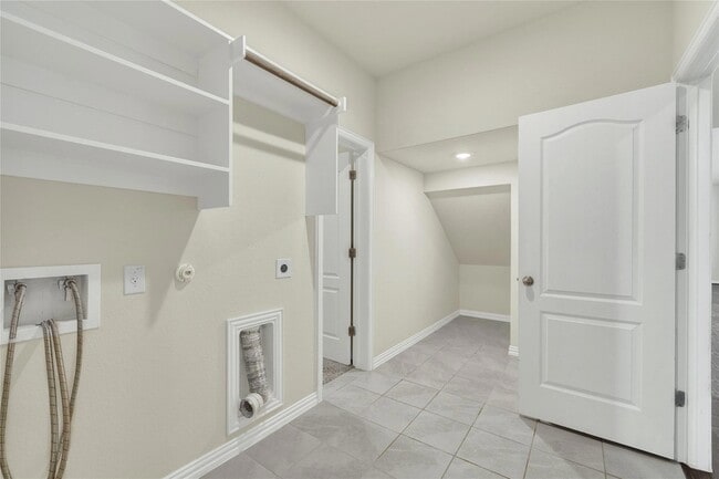 Building Photo - 908 Leadtree Loop