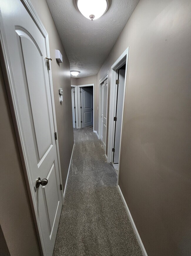 Building Photo - 5716 Hascall St