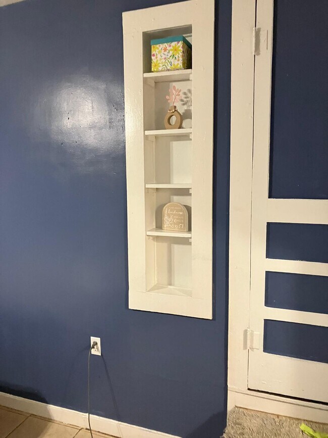 Building Photo - 2328 Union St