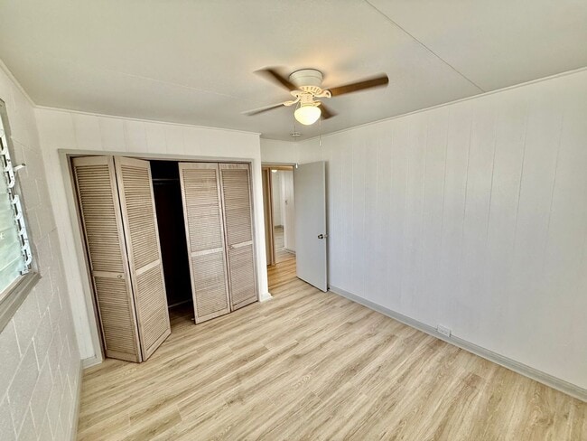 Building Photo - 4/2/3 + Office Space - Single Family Home Located in Kaimuki - Great Location!