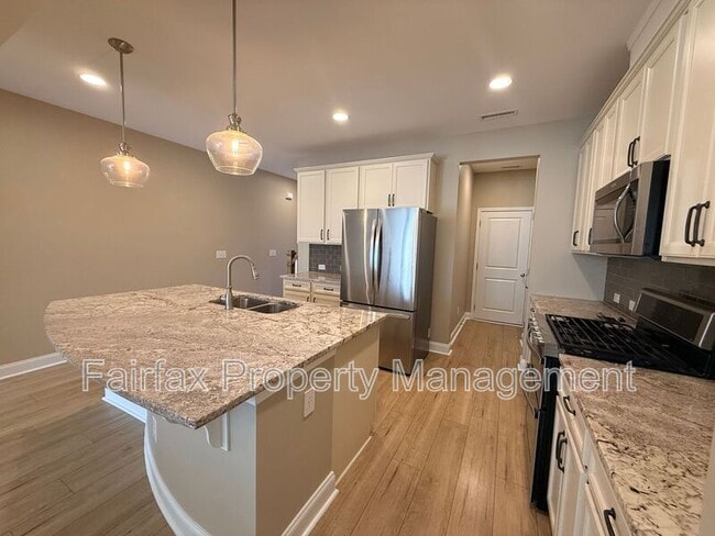 Building Photo - 212 Ellsworth Manor Dr