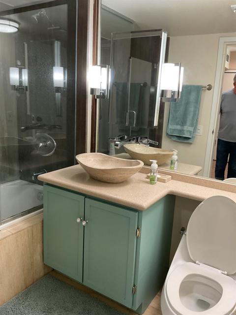 Building Photo - 500 W Harbor Dr