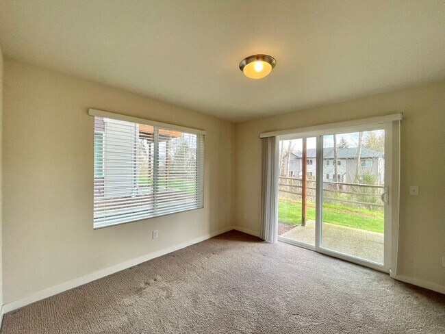 Building Photo - Great Townhome for rent