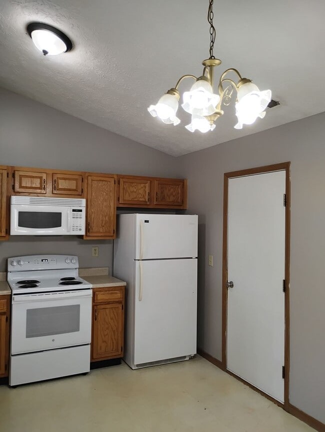 Building Photo - 2397 Hopkins Dr