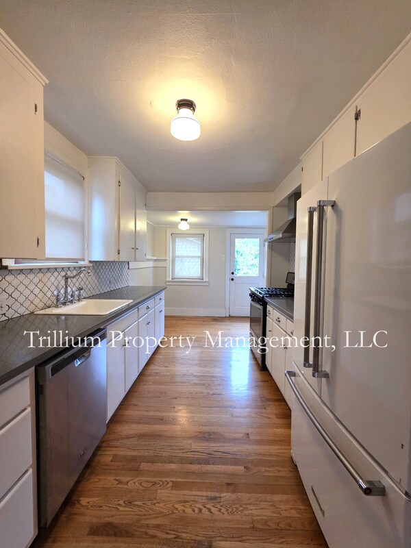 Building Photo - 3015 NE 67th Ave