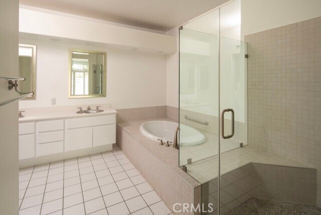 Building Photo - 930 Poppy Ln