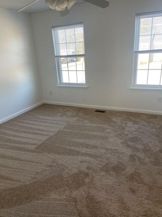 Building Photo - FOR RENT - VIRGINIA BEACH / GREAT NECK RD