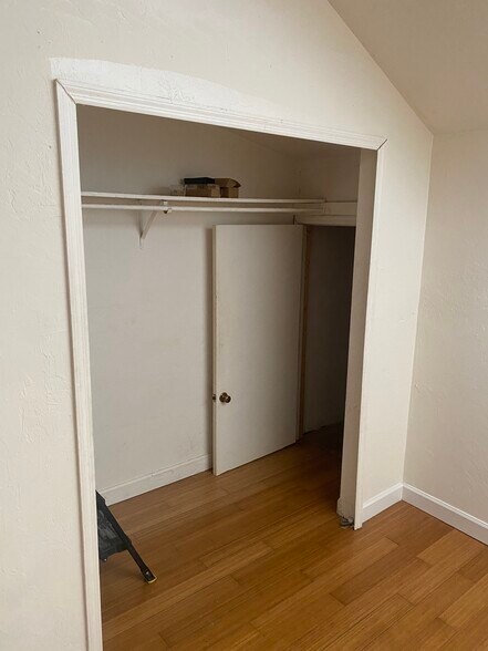 Building Photo - 1860 Nekoma Ct