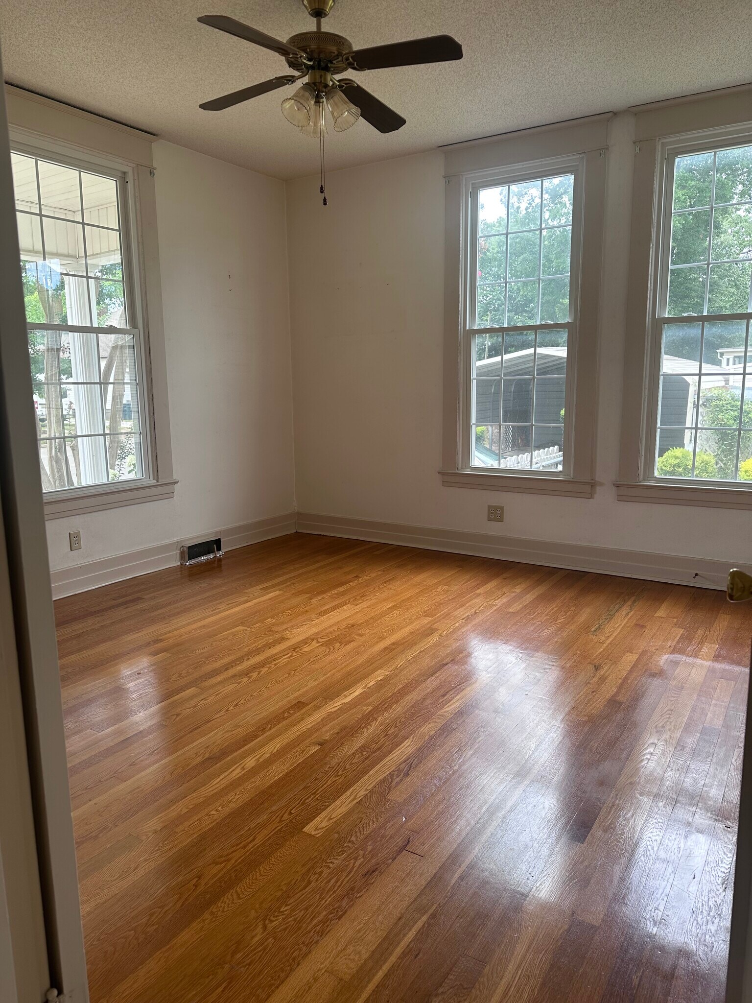 Building Photo - 502 E Tombigbee St