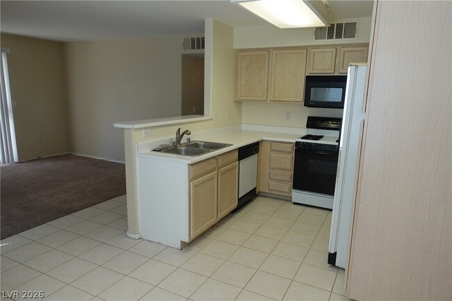 Building Photo - 3131 Key Largo Dr