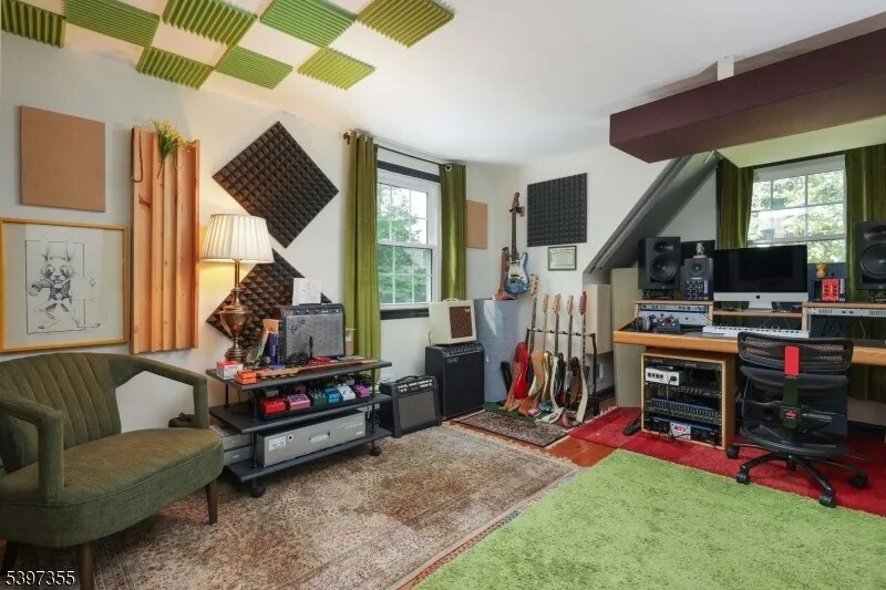 Building Photo - 924 Maurice Ave