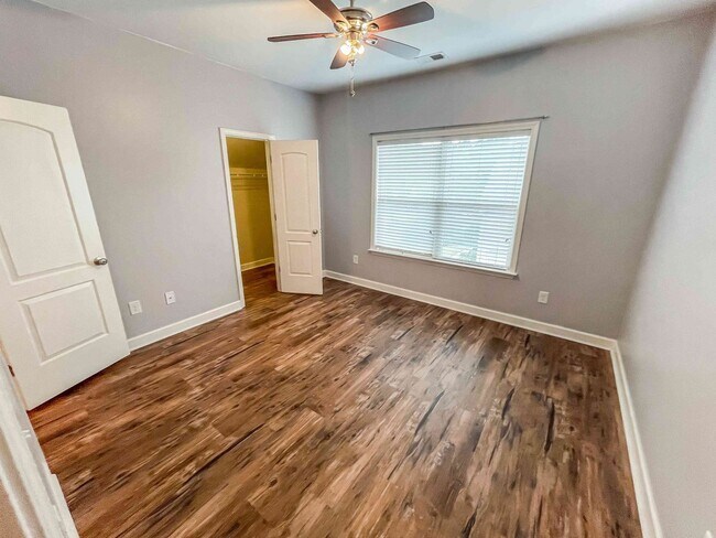 Building Photo - Kennesaw 4BR/3.5BA, Over 3700', 3-Car Garage