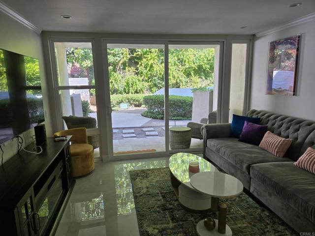 Building Photo - 2510 Torrey Pines Rd