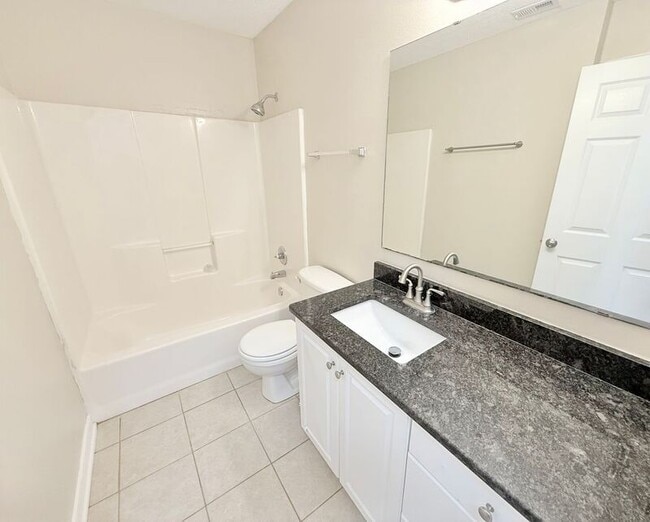 Building Photo - 4530 Chantilly Way