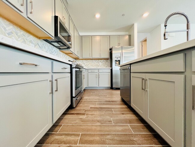 Building Photo - s 4 bedroom 2.5 Bathrooms with Loft, home ...