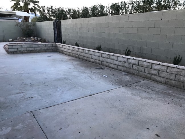 Building Photo - 73270 Desert Greens Dr N