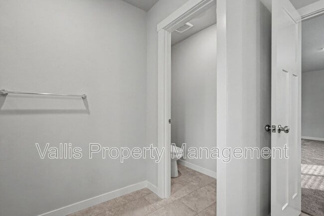 Building Photo - 2618 Mount St Helens Ave SE