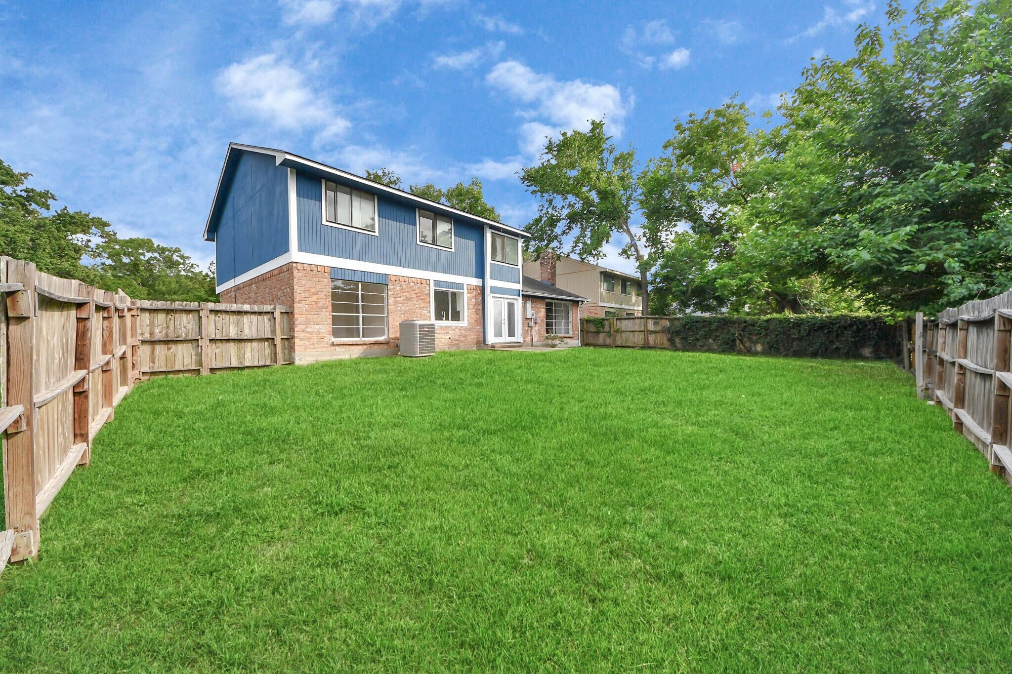 Building Photo - 3223 Deer Valley Dr