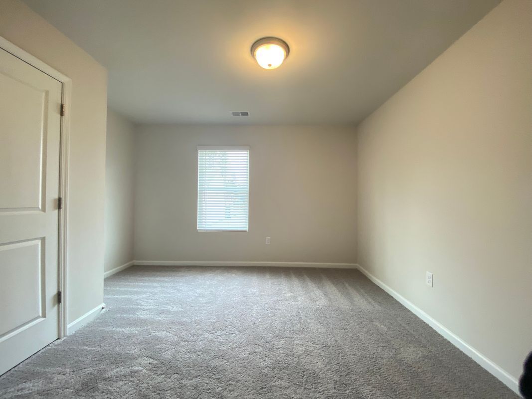 Building Photo - 4679 Fullerton Dr