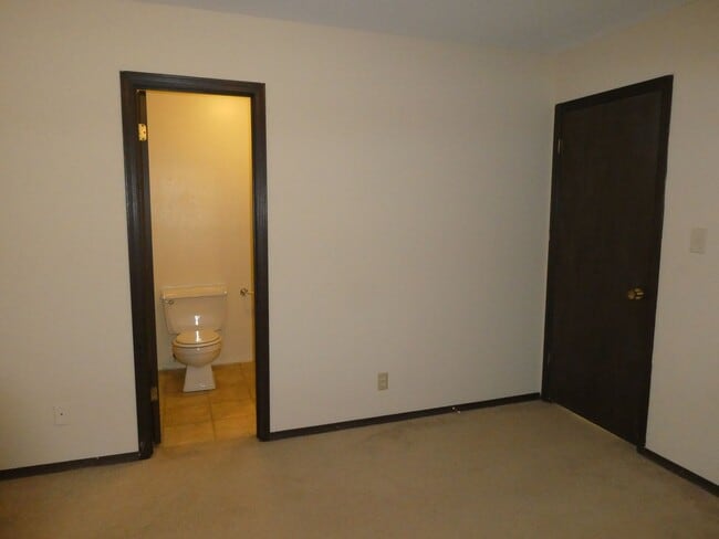 Building Photo - 2 bedroom 1 bath in West Columbia
