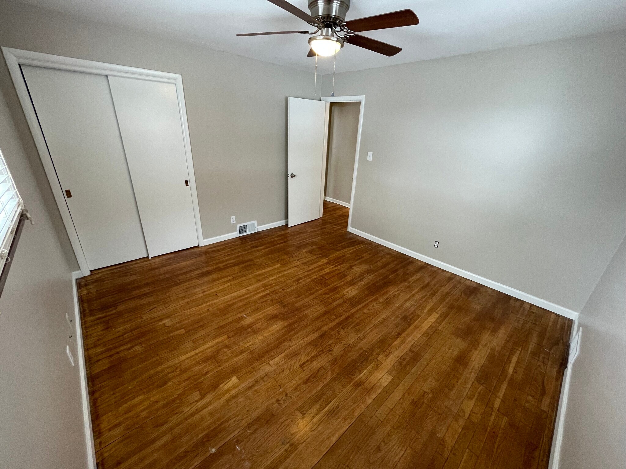 Building Photo - 2844 Chamberlain Rd