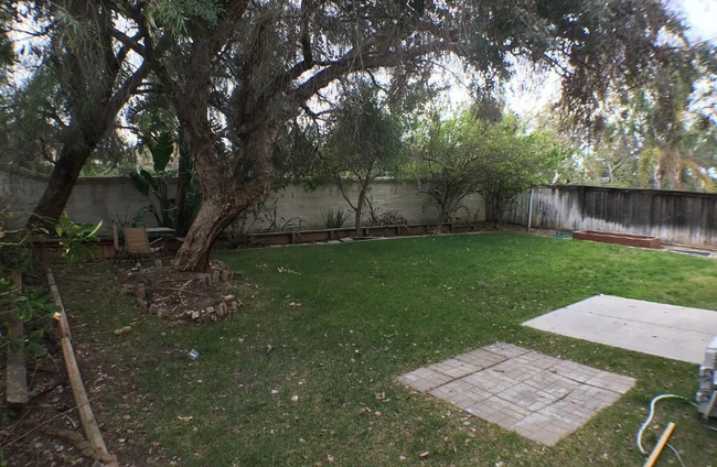 Building Photo - 4BR/3BA in Desirable Vail Ranch – Fireplace, Lofty Primary Suite & 3-Car Garage