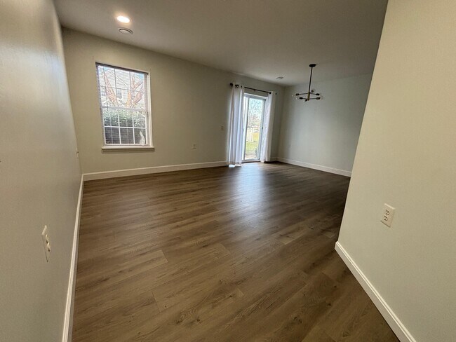 Building Photo - 5701 Lavender Plaza