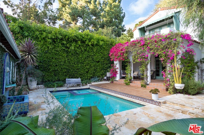 Building Photo - 408 17th St