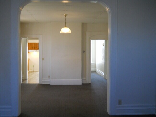 Dining Room - 627 Walbridge Ave