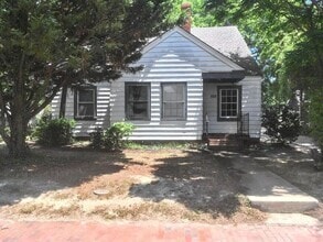 Building Photo - 305 B N Boundary St