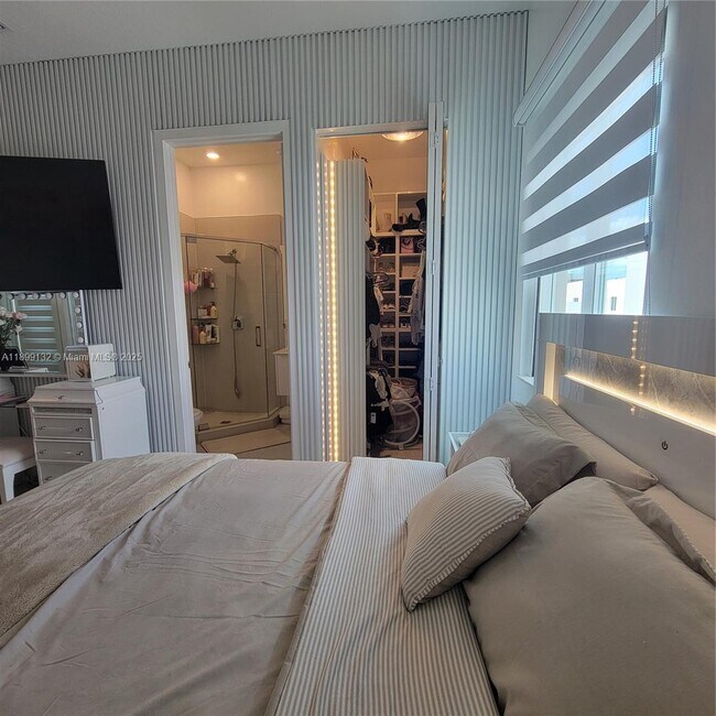 Building Photo - 10435 NW 66th St