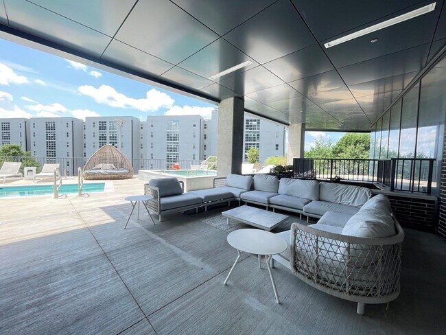 Building Photo - 788 West Marietta St NW