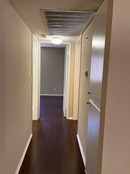 Building Photo - 11225 Huston St