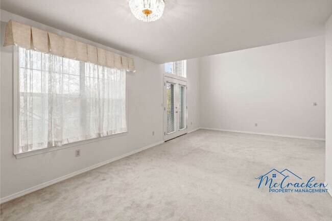 Building Photo - 486 Lori Ln