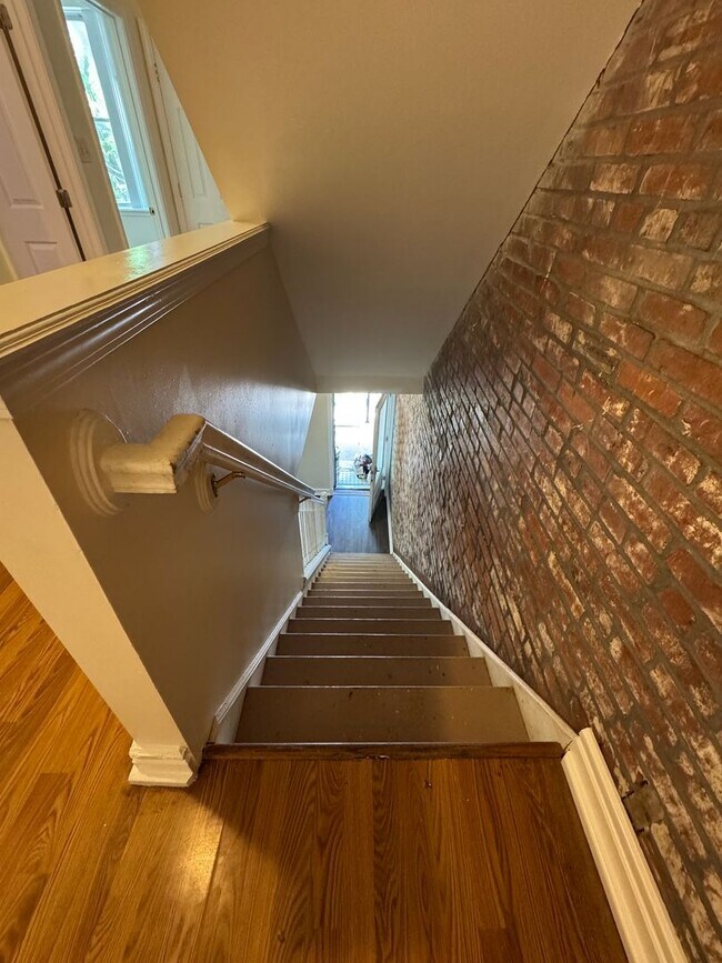 Building Photo - 2027 Russell Blvd